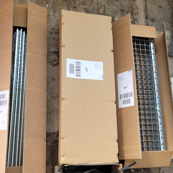 Treppenteile-zerlegt-Kartonagen-verpackt