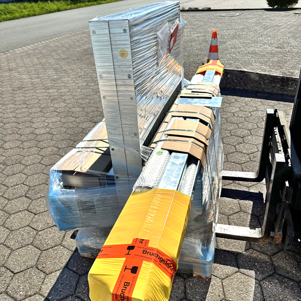 Treppenanlage OPTIGO verpackt auf Palette