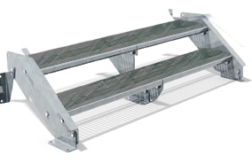 Steinplatten Auflagen auf Außentreppe