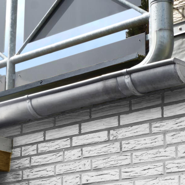 Regenrinne am Balkon