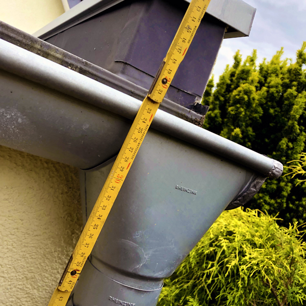 Vorhangrinne an Hauswand